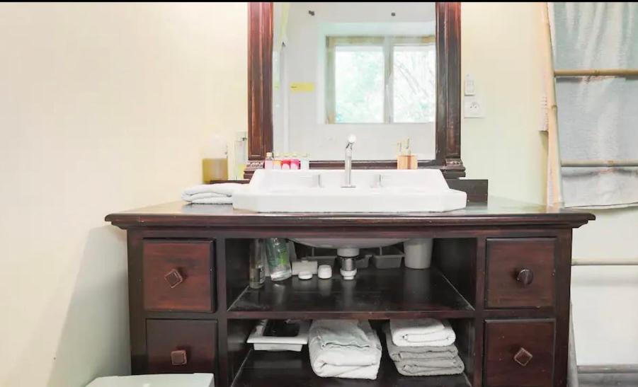 Chambre De Charme Sur Le Gr 34 Et La Velo Route Maritime 쎙브히육 외부 사진